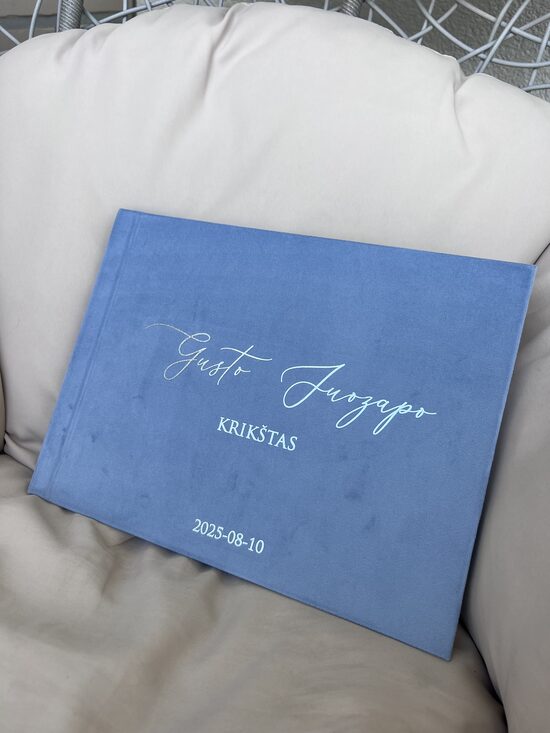 Personalizuotas veliūrinis albumas / palinkėjimų knyga 22×30 cm 📖
